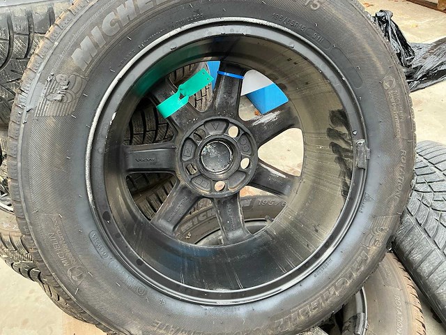 Michelin crossclimate autoband met volvo velg (3x) - afbeelding 9 van  12