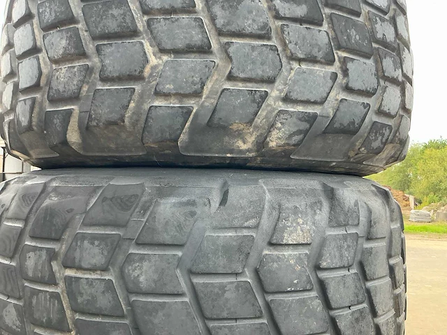 Michelin dubbele banden op velg (x4) - afbeelding 9 van  10