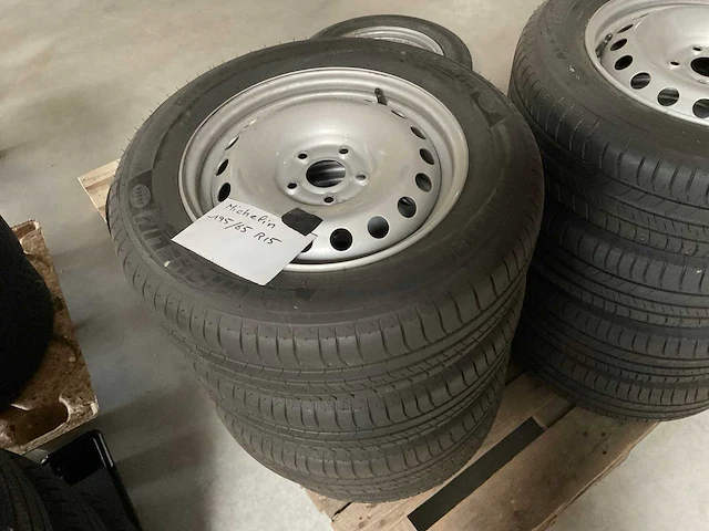 Michelin energysaver 195/65r15 95t zomerbanden op velg (8x) - afbeelding 3 van  8