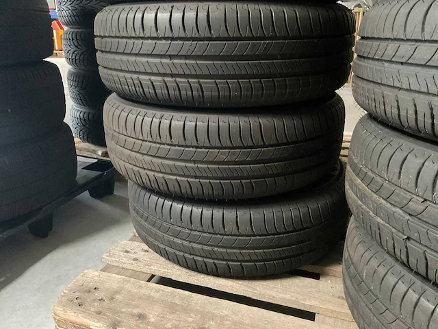 Michelin energysaver 195/65r15 95t zomerbanden op velg (8x) - afbeelding 5 van  8