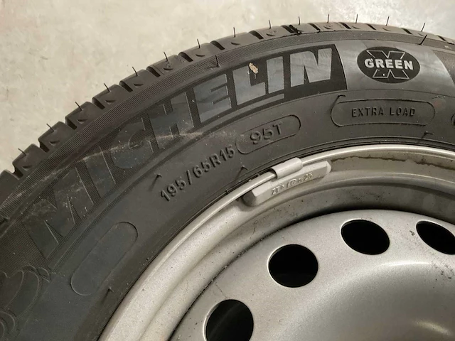 Michelin energysaver 195/65r15 95t zomerbanden op velg (8x) - afbeelding 7 van  8