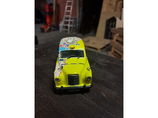 Michelin metalen auto - afbeelding 2 van  3