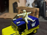 Michelin metalen auto - afbeelding 1 van  3