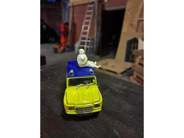 Michelin metalen auto - afbeelding 2 van  3