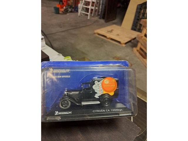 Michelin metalen auto - afbeelding 3 van  3