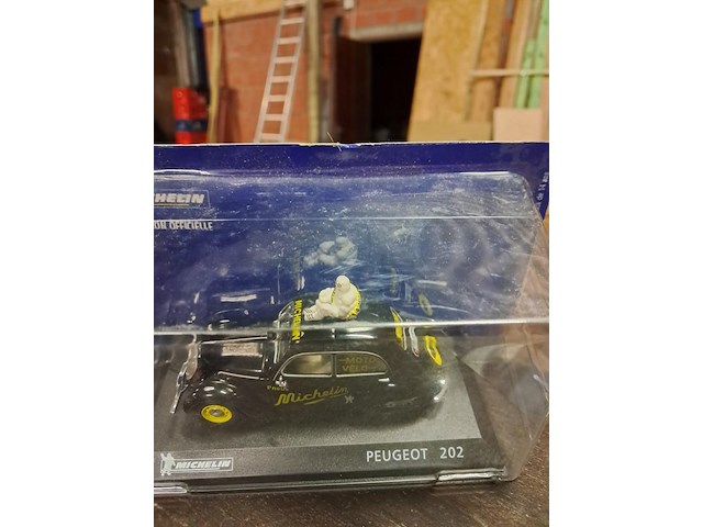 Michelin metalen auto - afbeelding 1 van  3