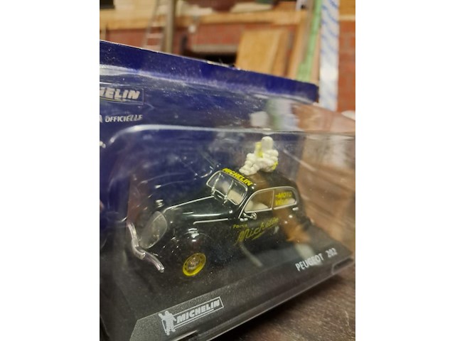 Michelin metalen auto - afbeelding 2 van  3