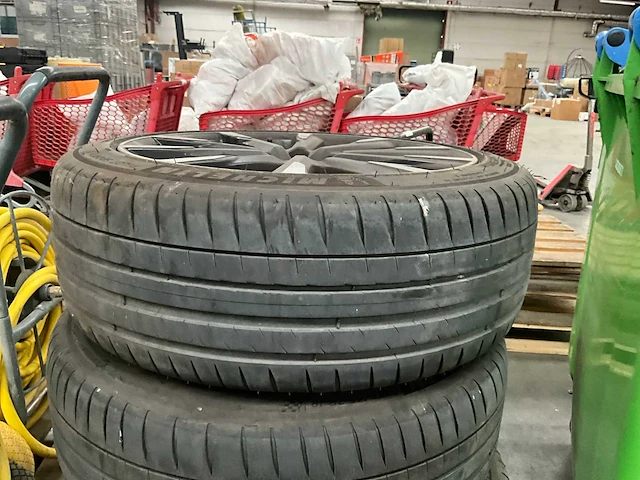 Michelin volvo autobanden (4x) - afbeelding 4 van  10