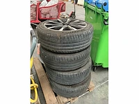 Michelin volvo autobanden (4x) - afbeelding 6 van  10