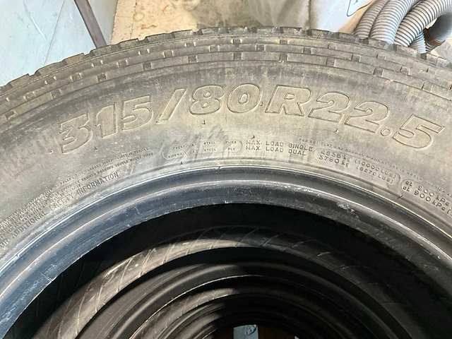 Michelin vrachtwagenbanden 315/80r22.5 (8x) - afbeelding 3 van  9