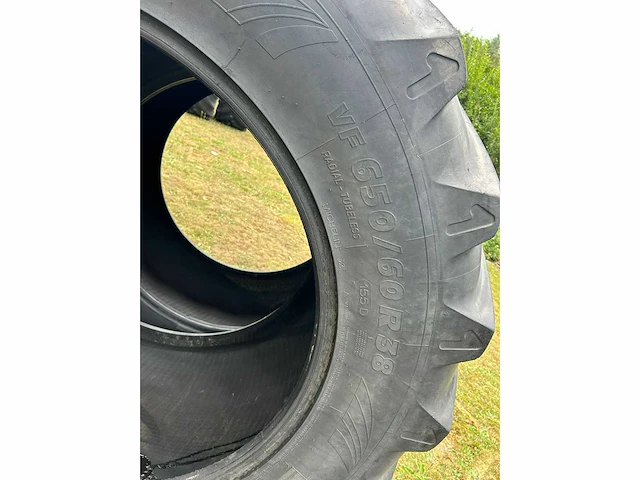 Michelin xeobib 2 tractorbanden - afbeelding 4 van  6