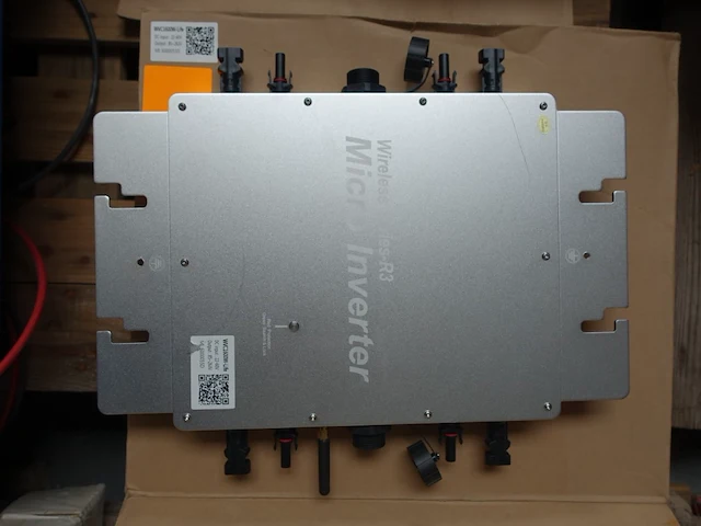 Micro inverter - afbeelding 1 van  4