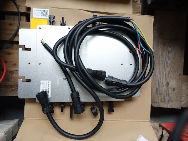 Micro inverter - afbeelding 2 van  4