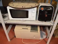 Microgolfoven whirlpool, airfryer tefal, verrijdbare airco, ronde wandklok - afbeelding 1 van  9