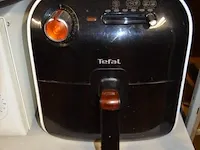 Microgolfoven whirlpool, airfryer tefal, verrijdbare airco, ronde wandklok - afbeelding 3 van  9