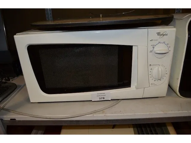 Microgolfoven whirlpool, airfryer tefal, verrijdbare airco, ronde wandklok - afbeelding 5 van  9
