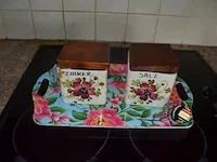 Microgolfoven whirlpool md101, waterkoker philips, senseo philips, servies, glazen, betek, potten en pannen, radio sony, 12 flessen diverse drank - afbeelding 11 van  21