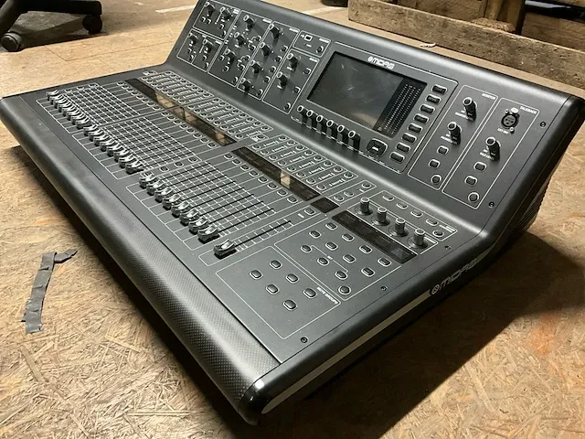 Midas - m32 live - digital mixing console - afbeelding 2 van  5