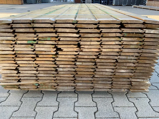 Midden europees grenen - overhangend rabatdeel 3600x145x18mm (168x) - afbeelding 5 van  8