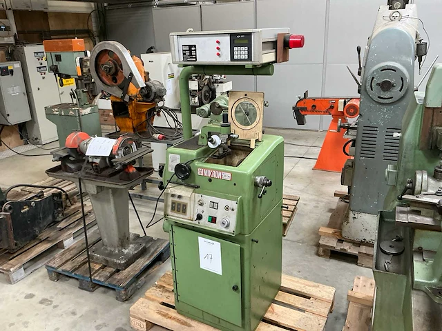 Mikron a60 cnc tandwielslijpmachine - afbeelding 1 van  9