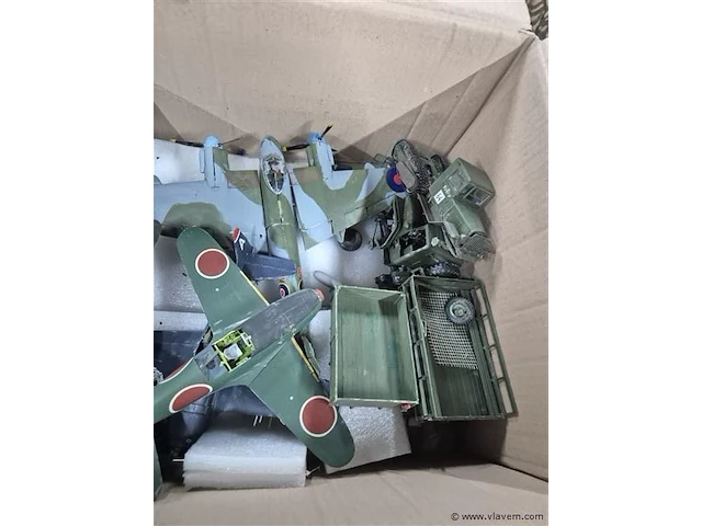 Militair modelbouw gebruikssporen - afbeelding 3 van  3