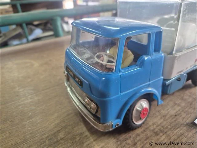 Milk delivery truck - afbeelding 3 van  3
