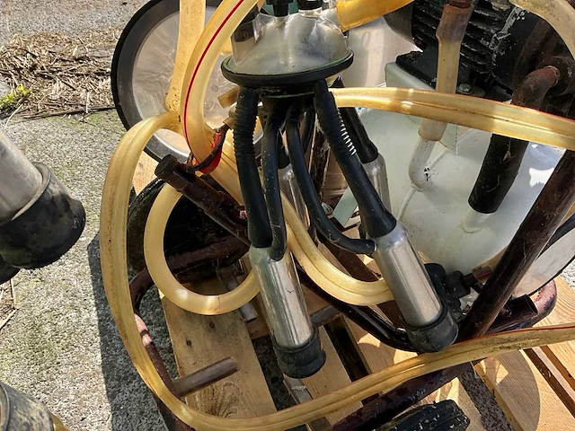 Milker melkmachine - afbeelding 15 van  16