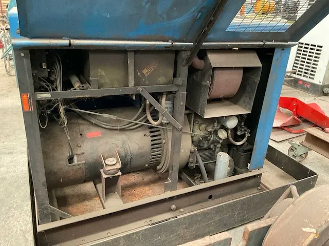Miller big blue 400dx diesel lasgroep - afbeelding 9 van  9