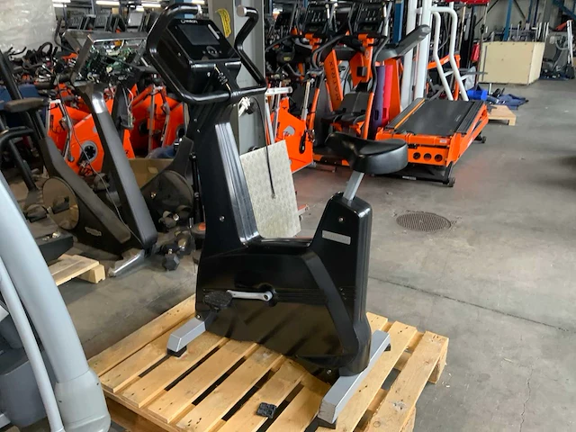 Milon set 8x kracht 3x bike 3x crosstrainer circuit krachtstation - afbeelding 3 van  18