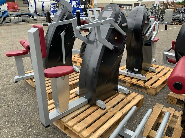Milon set 8x kracht 3x bike 3x crosstrainer circuit krachtstation - afbeelding 13 van  18