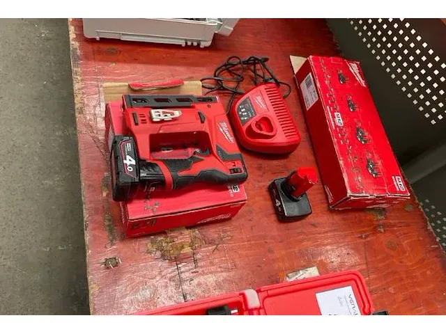 Milwaukee accu nietmachine - afbeelding 6 van  6