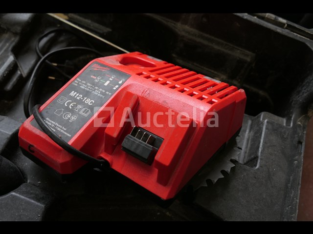 Milwaukee fuel borstelloze cirkelzaag op batterijen - afbeelding 3 van  9