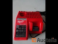 Milwaukee m12-18c dubbele batterijlader - afbeelding 1 van  3