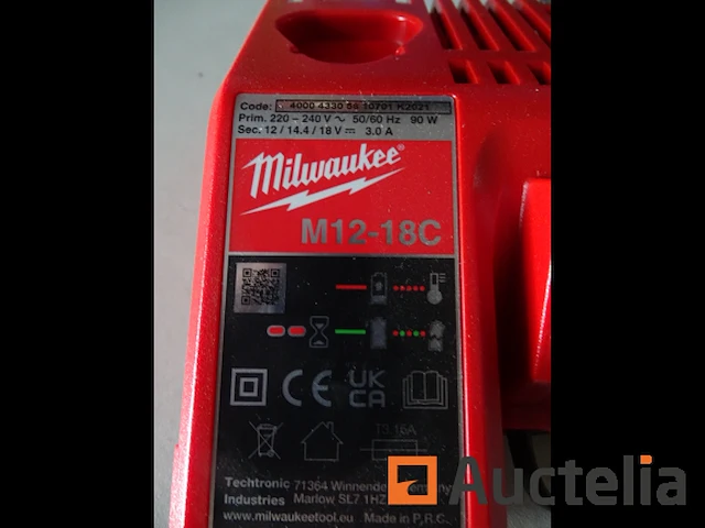 Milwaukee m12-18c dubbele batterijlader - afbeelding 3 van  3