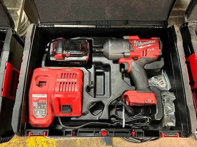 Milwaukee m18 accu slagmoersleutel - afbeelding 2 van  4