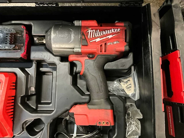 Milwaukee m18 accu slagmoersleutel - afbeelding 3 van  4