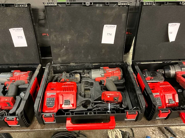 Milwaukee m18 accu slagmoersleutel - afbeelding 1 van  4