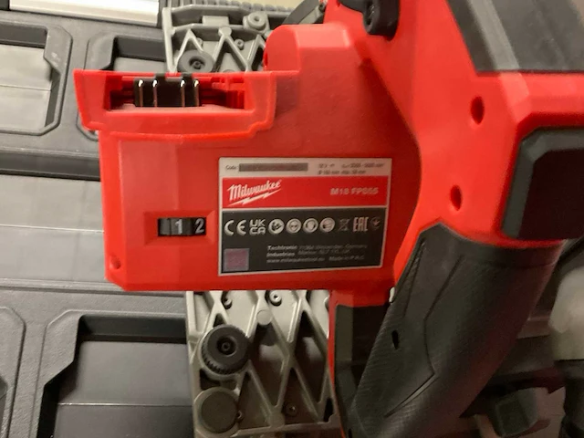 Milwaukee m18 fps55 invalzaag - afbeelding 10 van  11