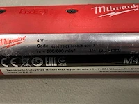 Milwaukee m4d, ratelsleutel met 2 accu's - afbeelding 4 van  4