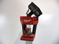 Milwaukee werflamp op accu - afbeelding 4 van  5