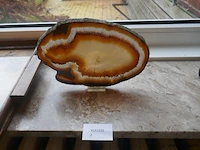 Mineraal op staander