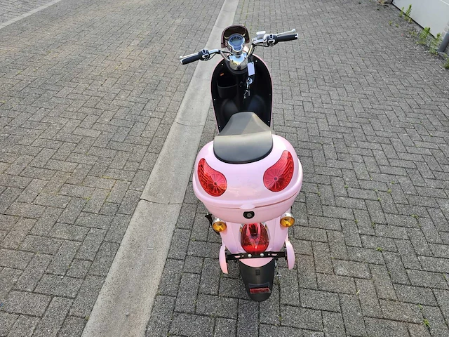 Minerva - elektrische scooter - brommer - afbeelding 4 van  9