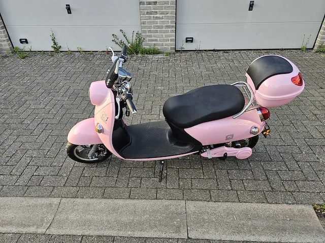 Minerva - elektrische scooter - brommer - afbeelding 8 van  9