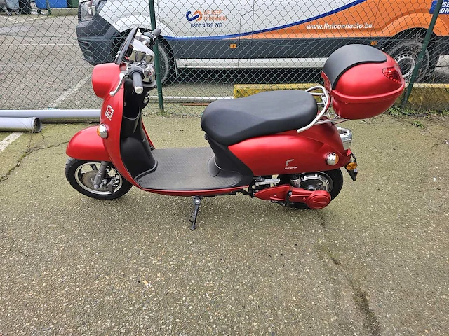 Minerva - elektrische scooter - brommer - afbeelding 1 van  4