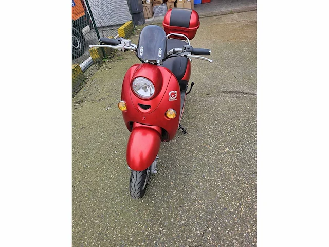 Minerva - elektrische scooter - brommer - afbeelding 2 van  4