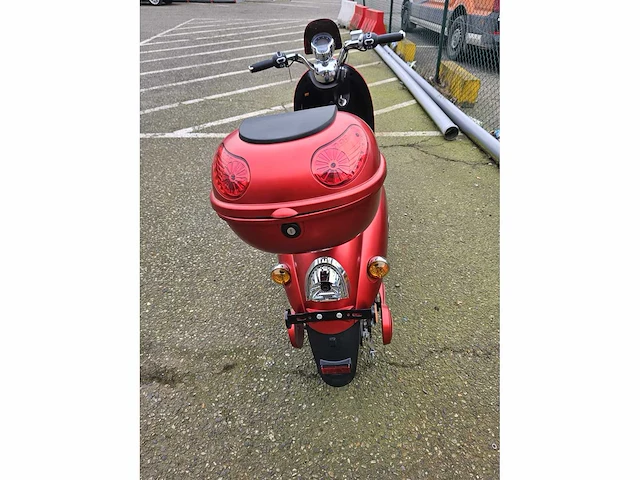 Minerva - elektrische scooter - brommer - afbeelding 3 van  4