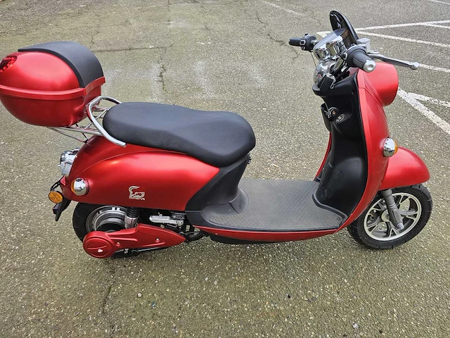 Minerva - elektrische scooter - brommer - afbeelding 4 van  4