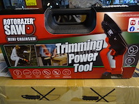 Mini afkortzaag op 18 v lion accu - afbeelding 3 van  6