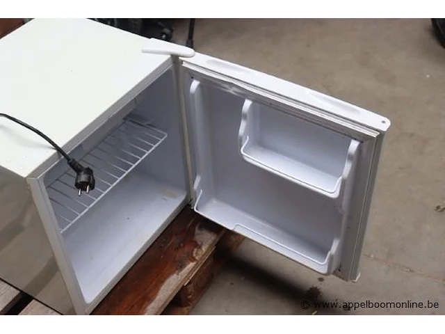 Mini bar koelkast severin - afbeelding 2 van  2