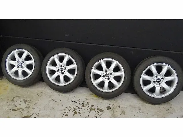 Mini (cooper) velgen, inclusief goodyear banden - afbeelding 2 van  9